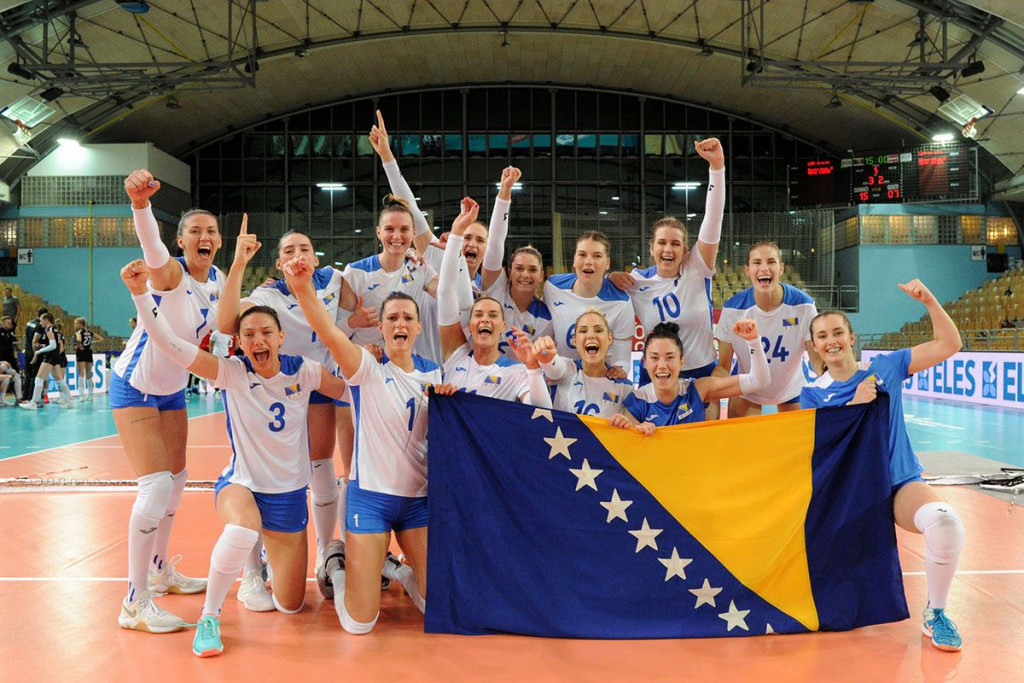 Odbojkašice BiH i zastava