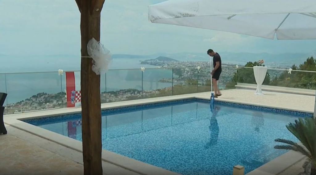 vila , vila s bazenom, kuće za odmor