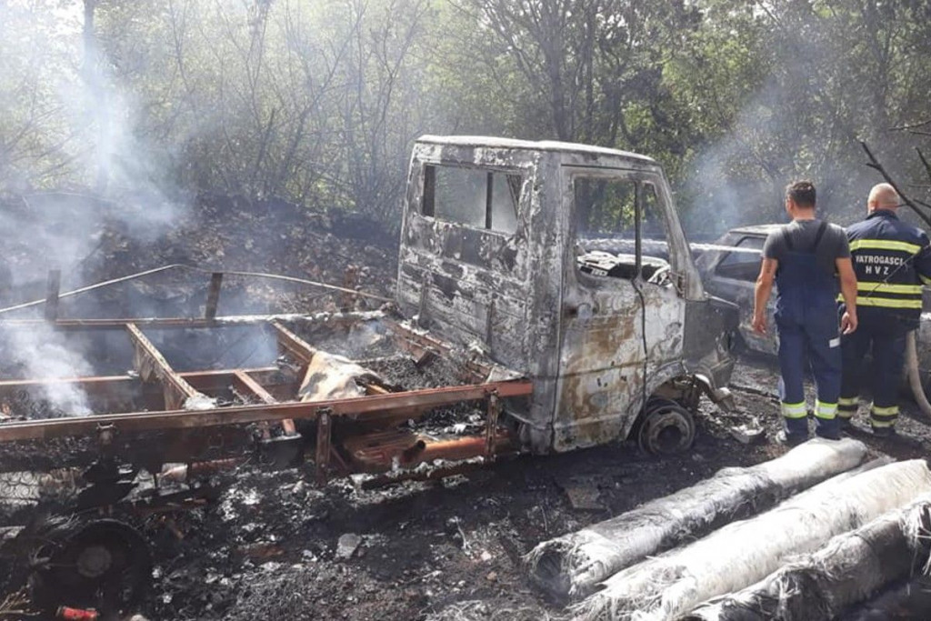 Požar vozola automobili Drinovci