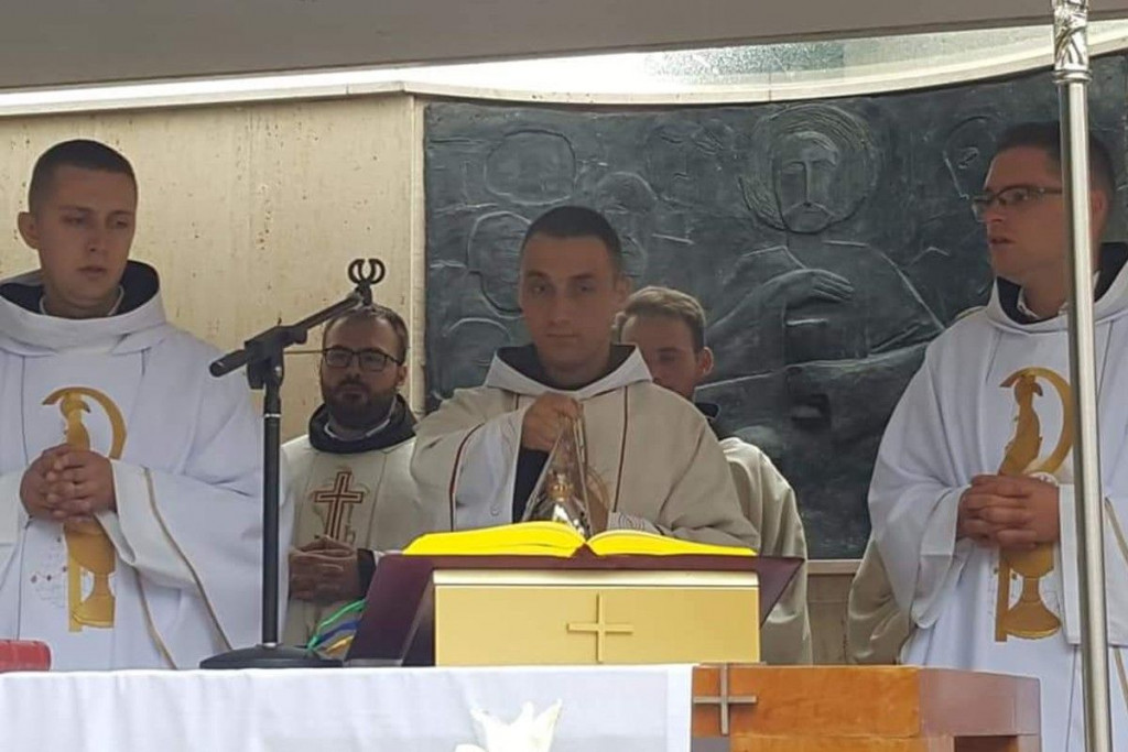 svećenici, mlada misa