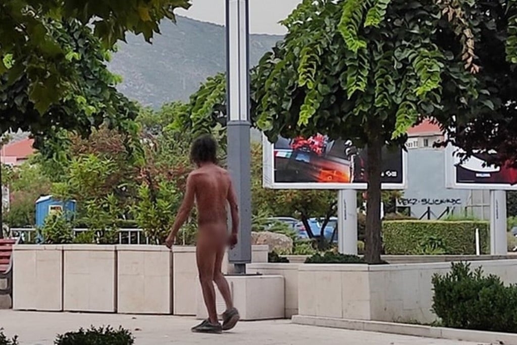 goli muškarac, čovjek, španjolski trg