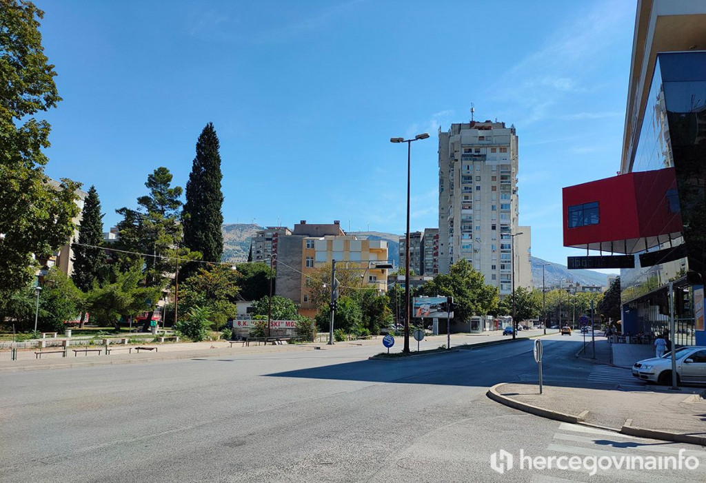 Dubrovačka ulica i vedro nebo