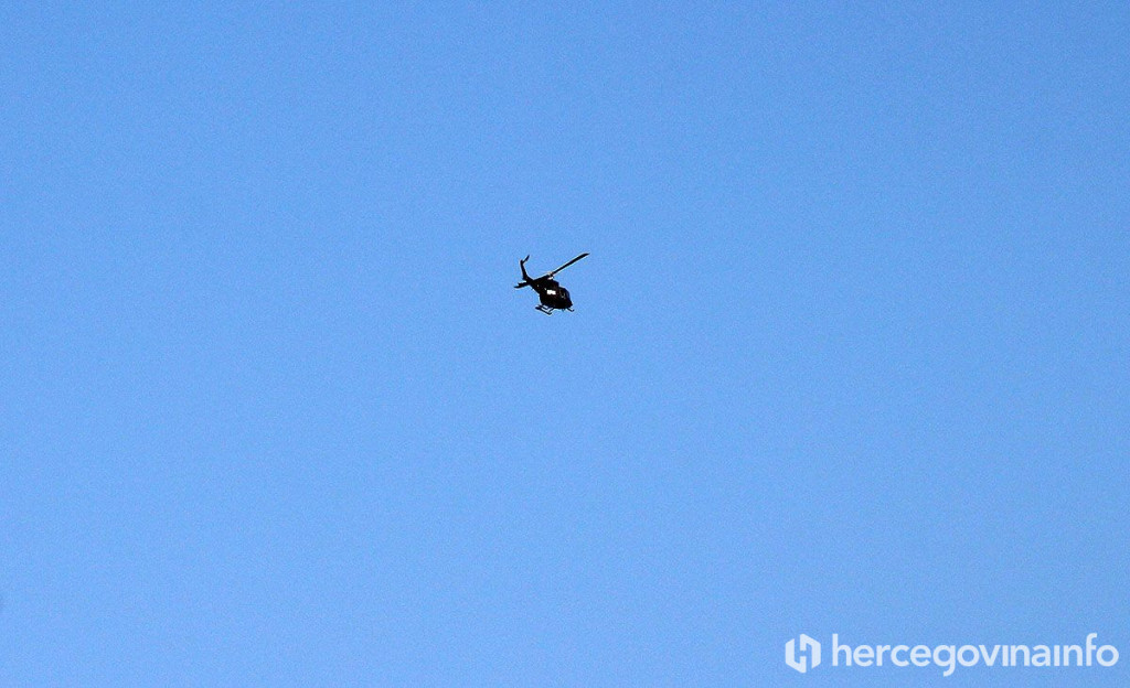 Helikopter na nebu