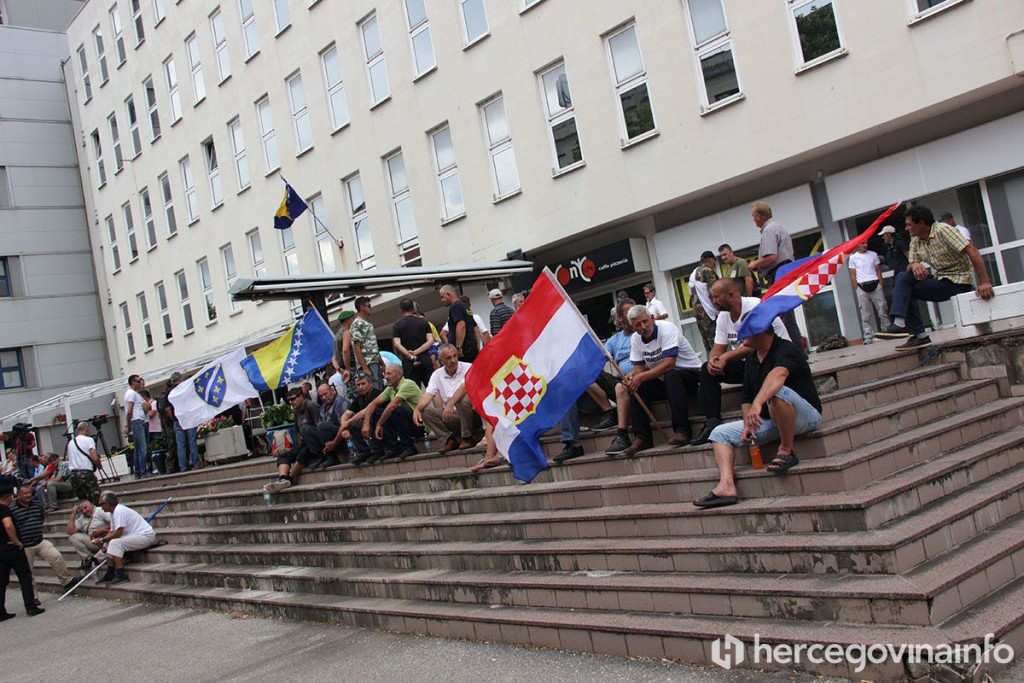 Prosvjed zastave Mostar