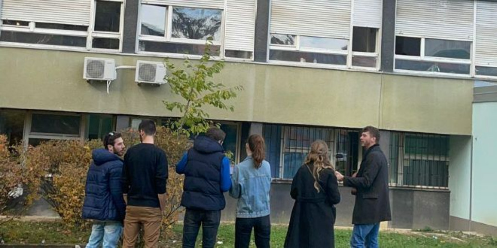 prijatelji, bolnica, pjesma, pjevanje