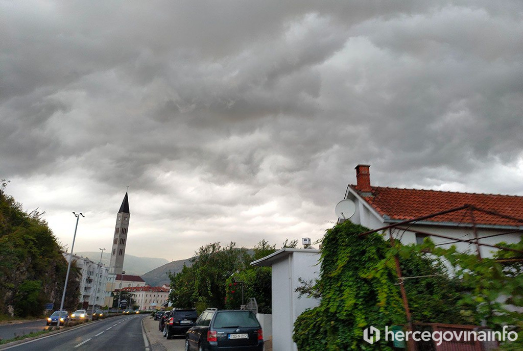 Oblaci nebo Mostar