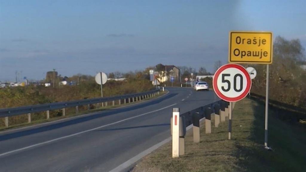 Posavska županija, Orašje, bosanski jezik, ćirilica, Orašje, maloljetnica, policija