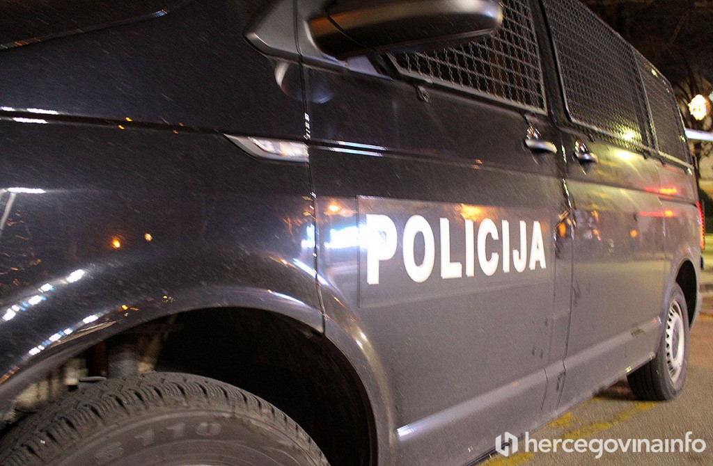 Policija kombi specijalci