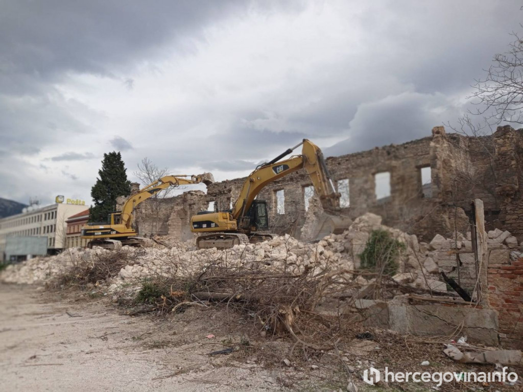 Rušenje Ćirine zgrade