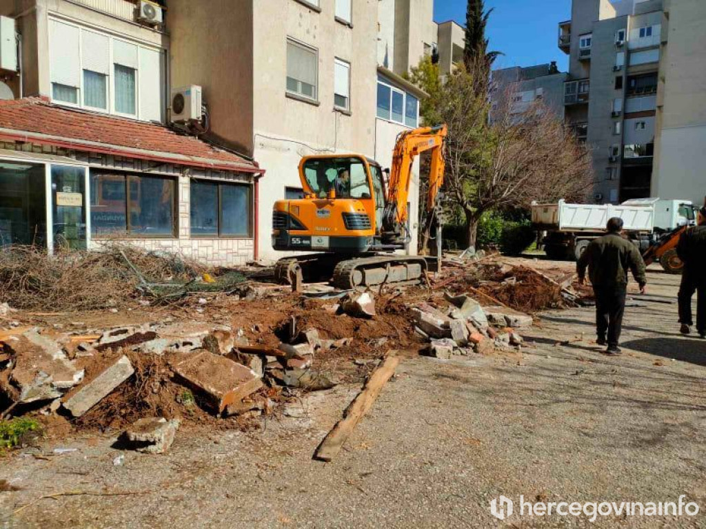 bespravni objekt, rušenje