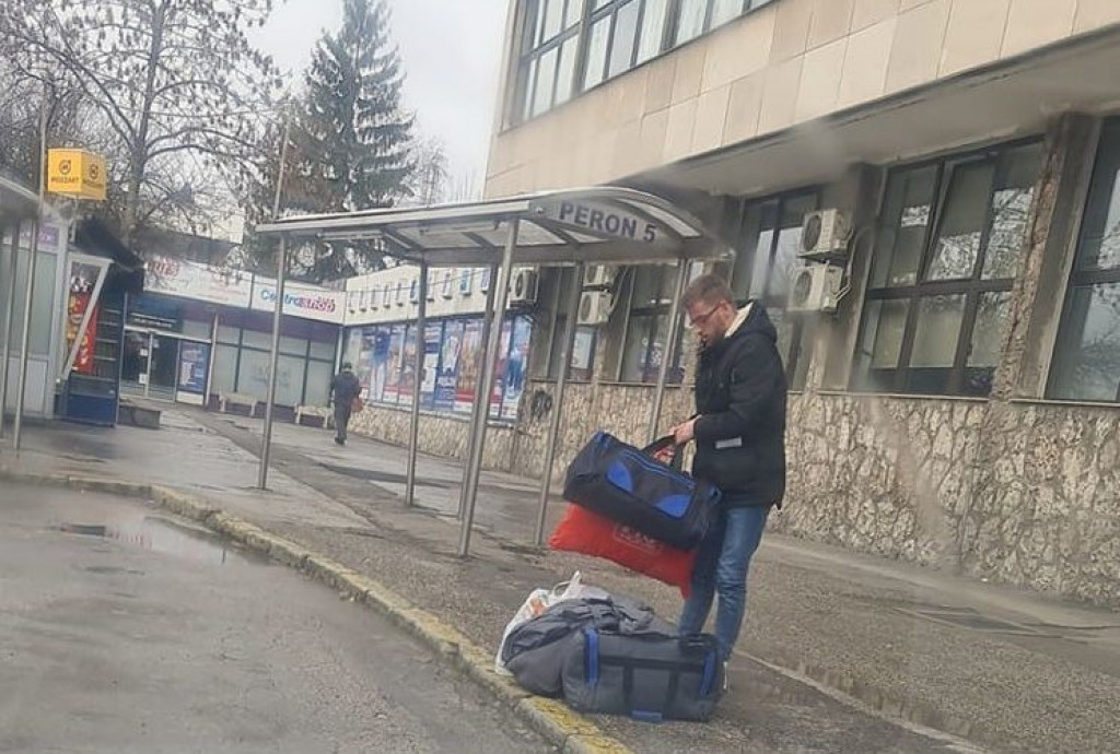 Aldin Mujan, odlazak, odlazak u inozemstvo