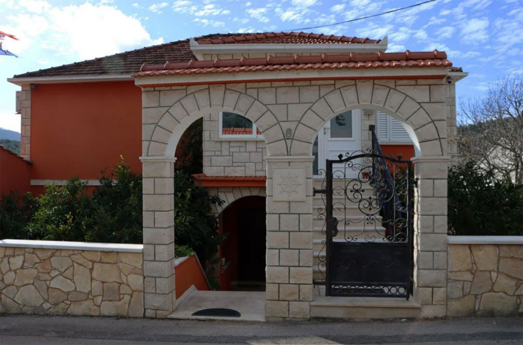 Vela Luka kuća gdje je sin ubio majku