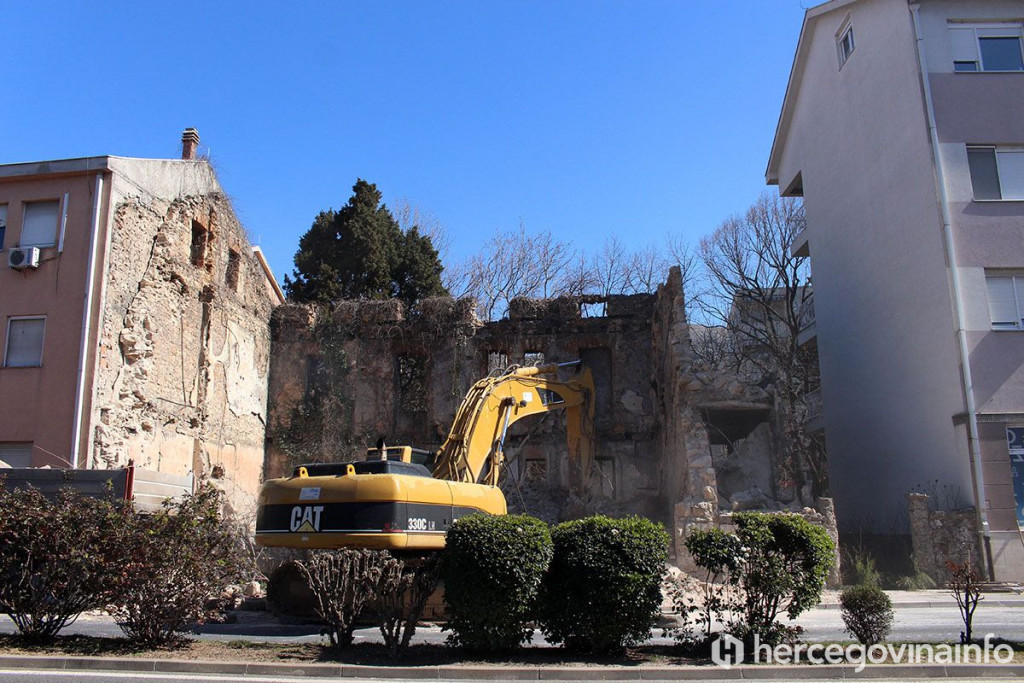 Uklanjanje ruševine Bulevar