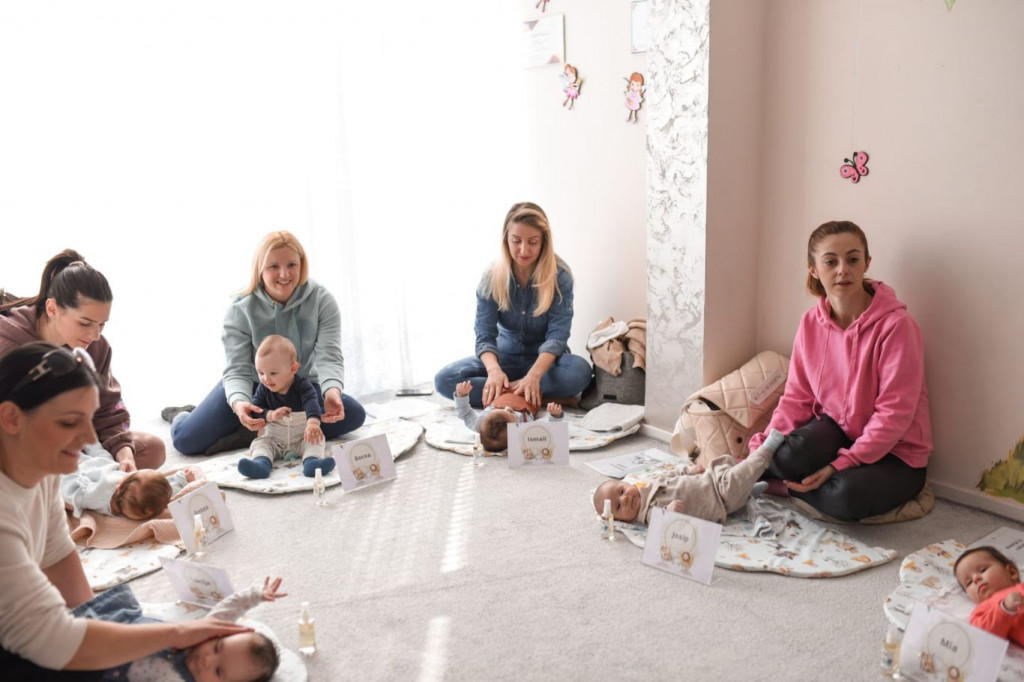 Mozart, Mostar, bebe, udruga