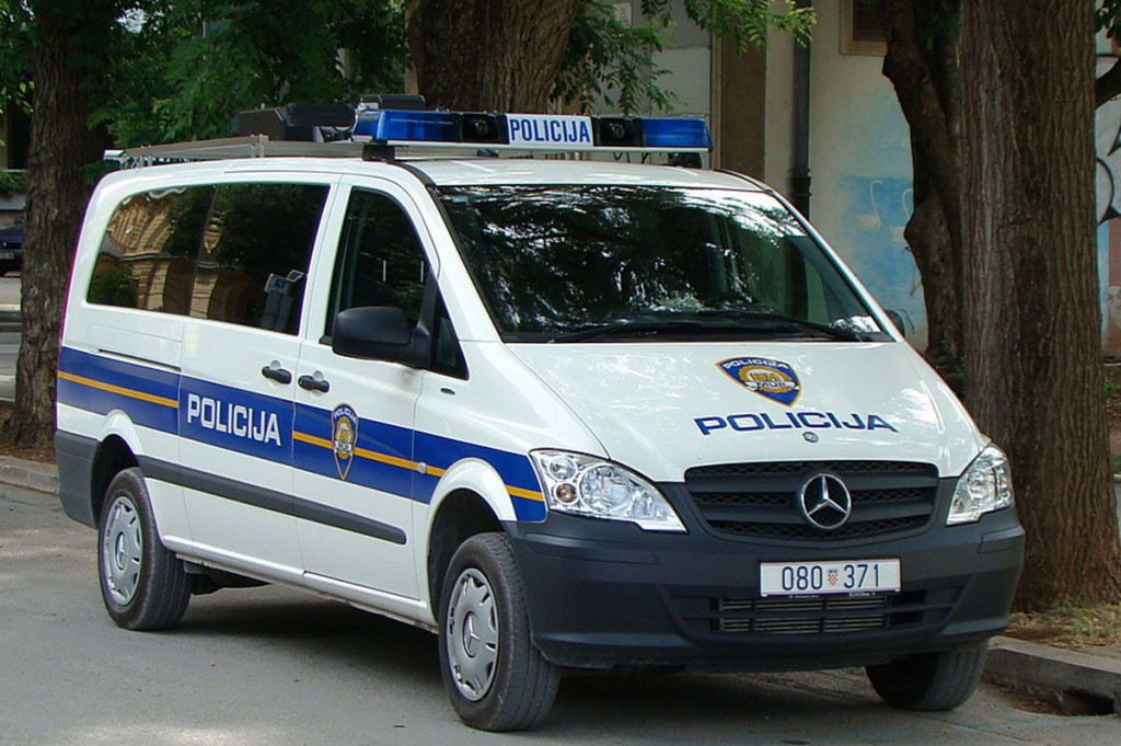 Hrvatska policija kombi