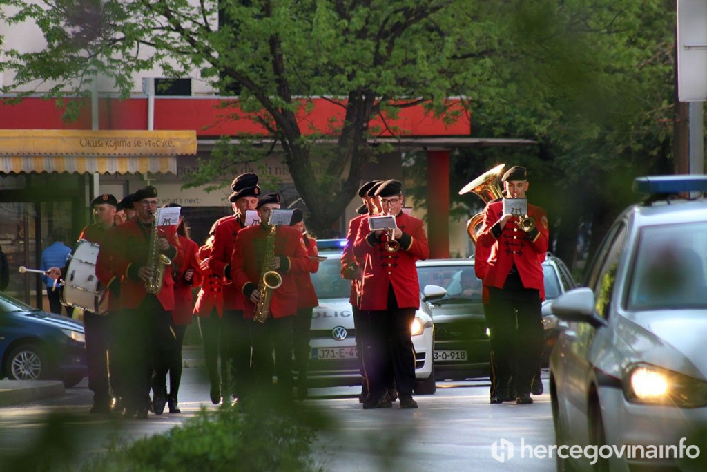 Prvosvibanjska budnica u Mostaru