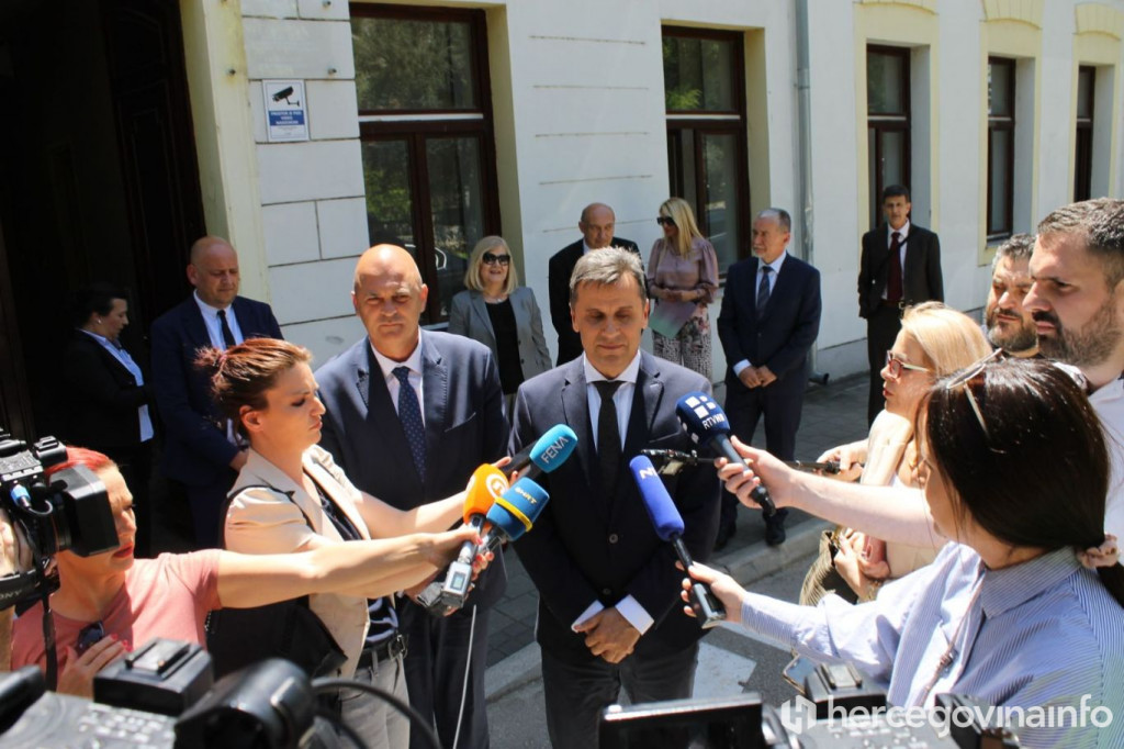 Novalić, Bošković, Stolac