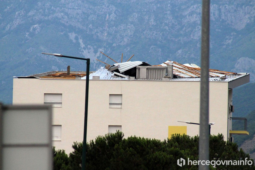 Bafo naselje nova zgrada oštećenje
