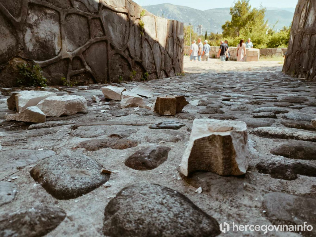 Antifašisti na Partizanskom groblju