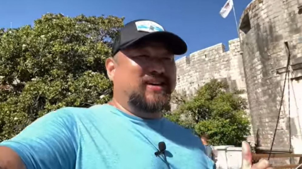 Amerikanac u Dubrovniku burek