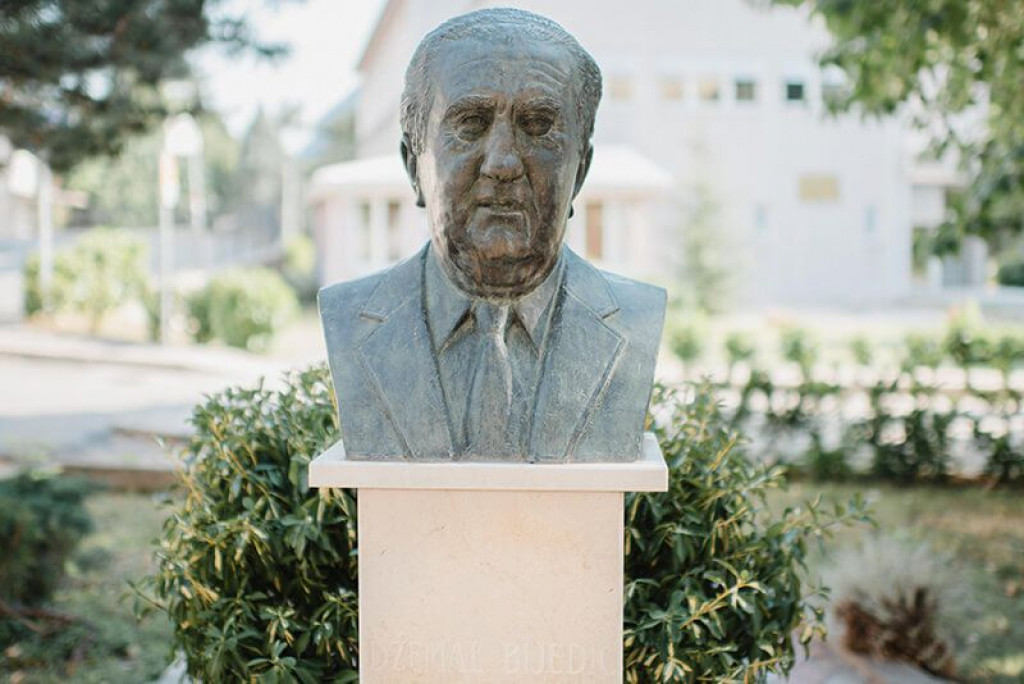 Univerzitet Džemal Bijedić