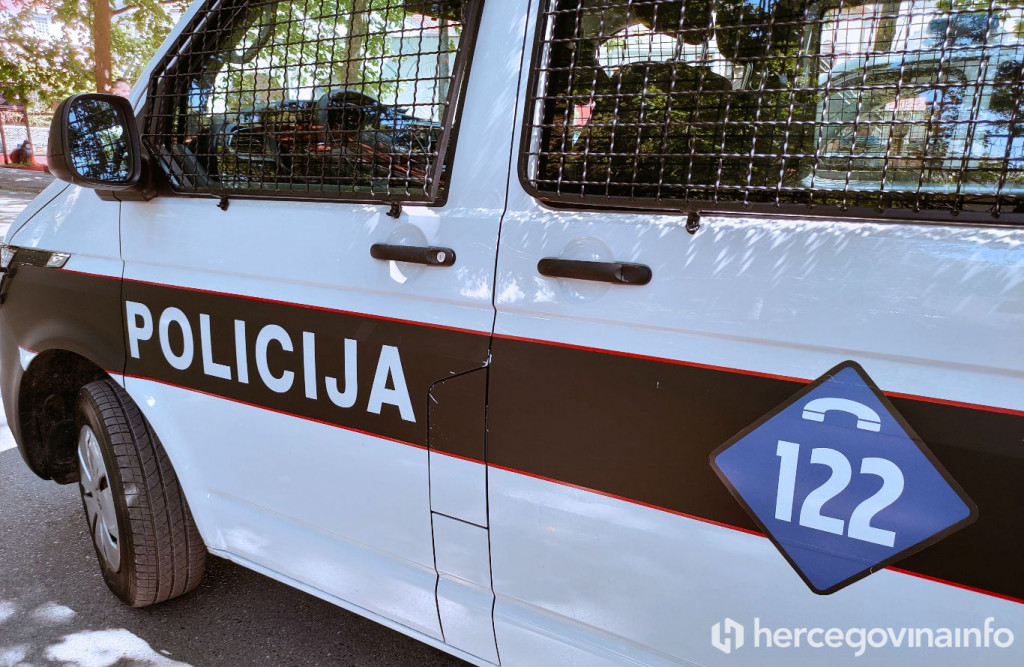 Policija kombi