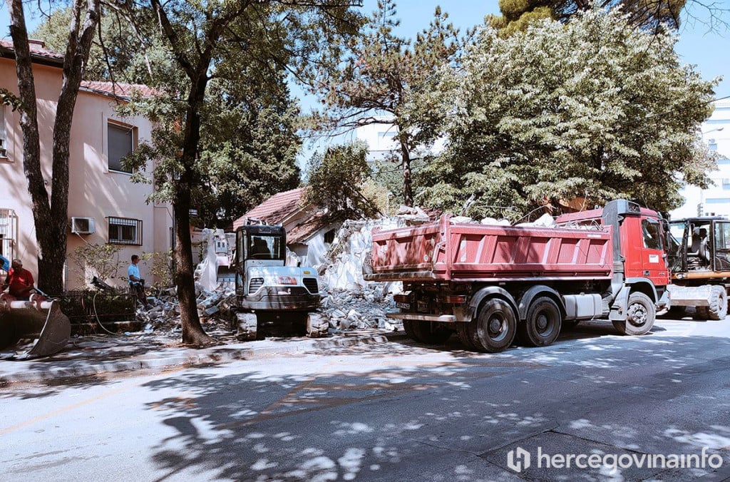 Rušenje objekta kneza Domagoja