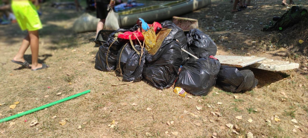 Buna,Bunica,Molson Coors,Omladinski klub novi val,Čuvaj, pazi, ne bacaj!