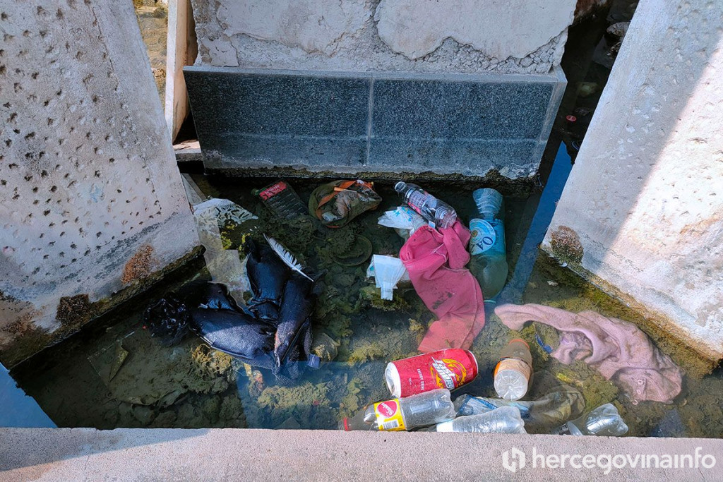 Fontana željeznička i autobusna stanica Mostar