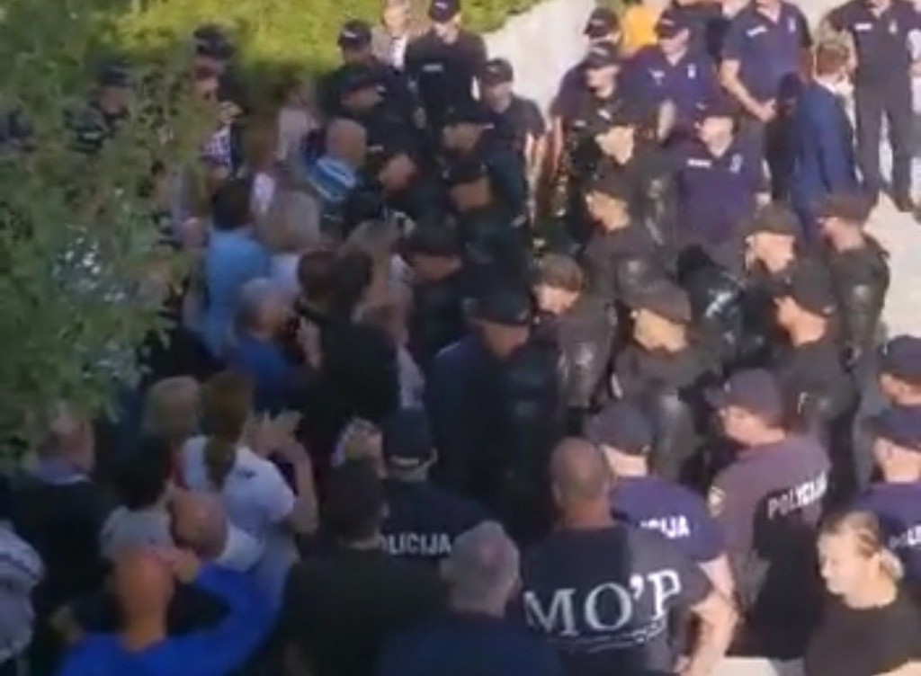 Livno,tušnica,izvor,voda,bušotina,Vlada HBŽ,MUP HBŽ,prosvjed Livno,vijesti