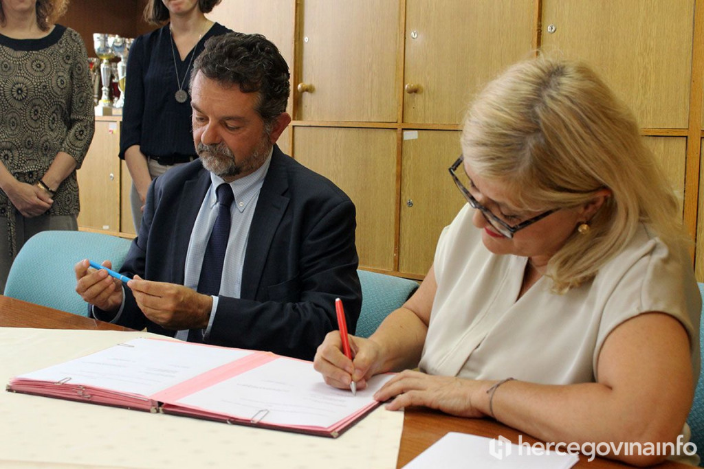 Francuski jezik sporazum Francuski institut i škola Ivan Gundulić