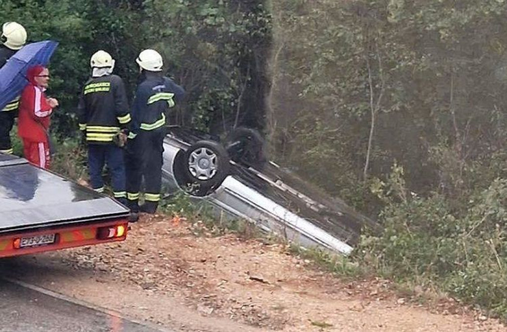 prometna nesreća,prevrtanje auta 