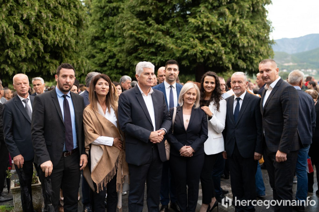 HDZ BIH kampanja 2022. Borjana Krišto Dragan Čović Petar Palić 