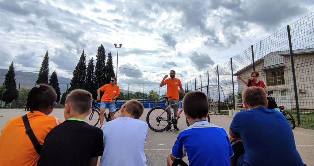 Predavanje bicikl udruženje Nešto više