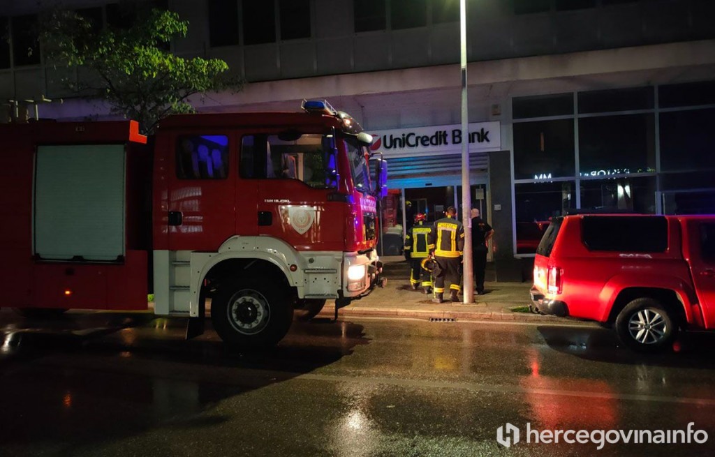 Vatrogasci Unicredit banka Korzo