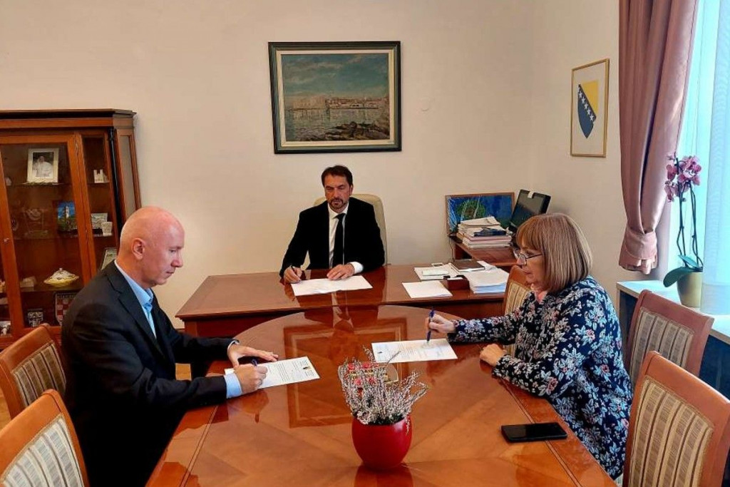 Marinko Čavara ustavni suci