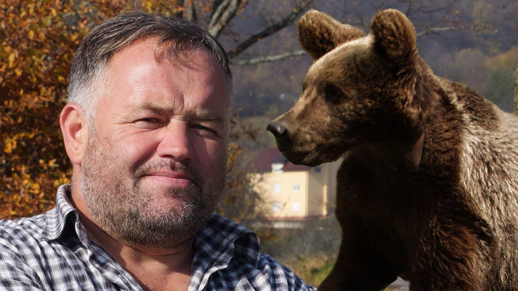 Jozo Lovrenović i medvjed