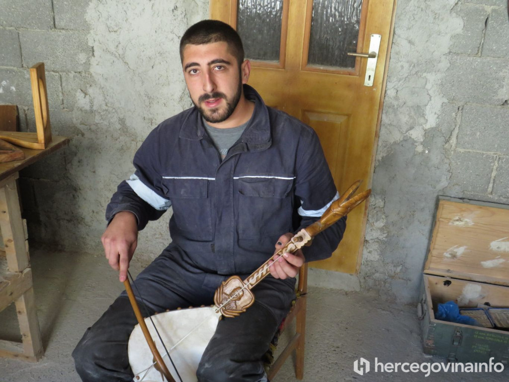 Jovan Jeremić gusle 