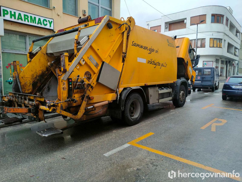 kamion smeće Parkovi Titova