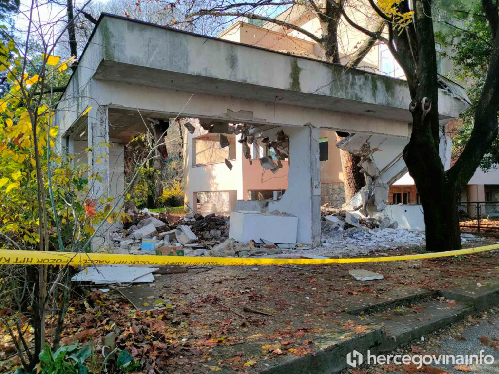 Mostar demolicija Partizansko groblje