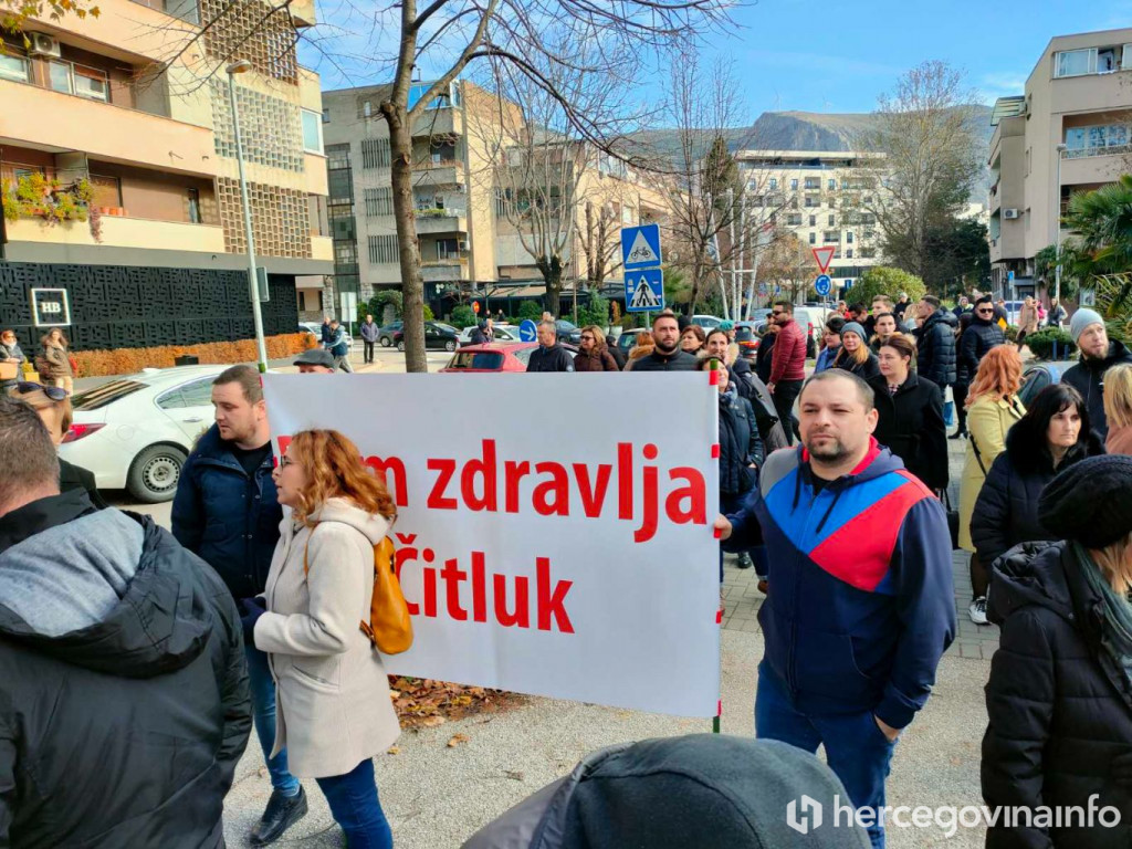 Zdravstveni djelatnici HNŽ prosvjed medicinari