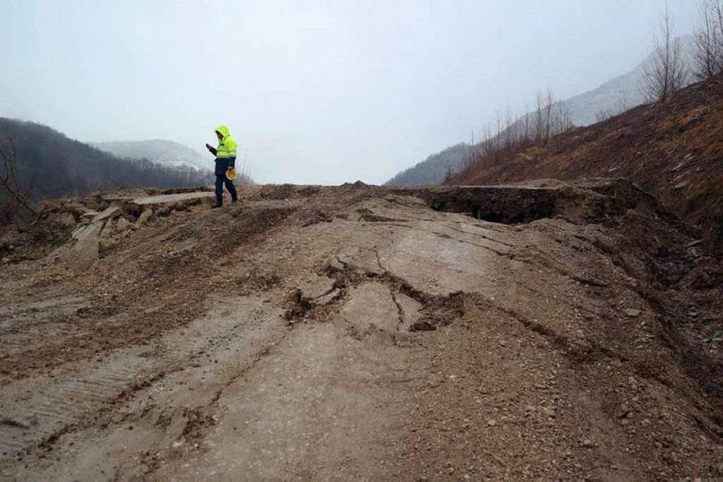 Urušena cesta blagaj