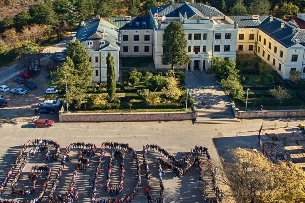 Gimnazija fra Dominika Mandića Široki Brijeg
