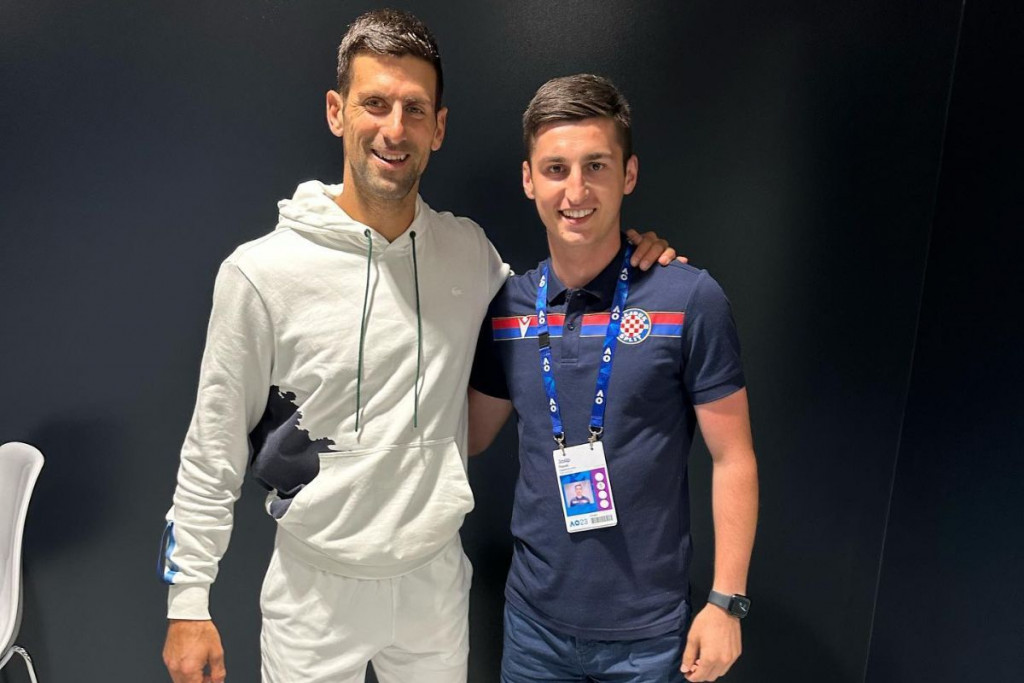 Đoković i svećenik