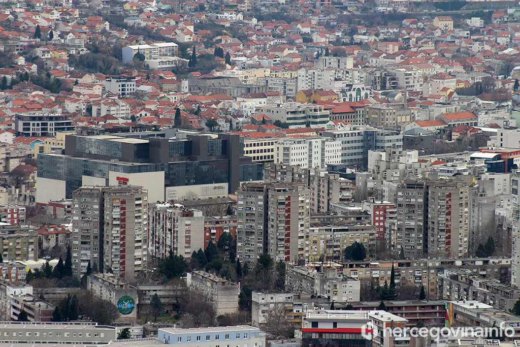 Mostar zgrade panorama