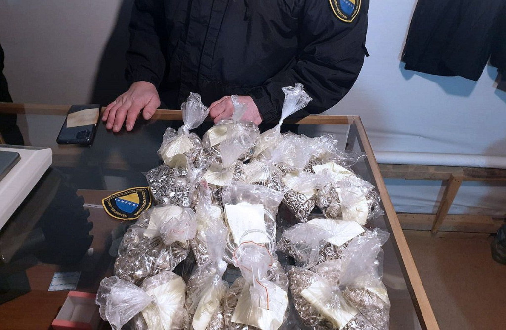 Zapljena srebra UNO BiH