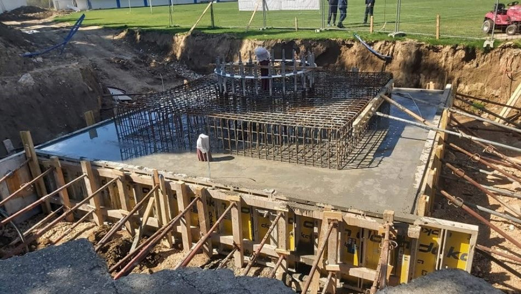 reflektori stadion GOŠK Gabela