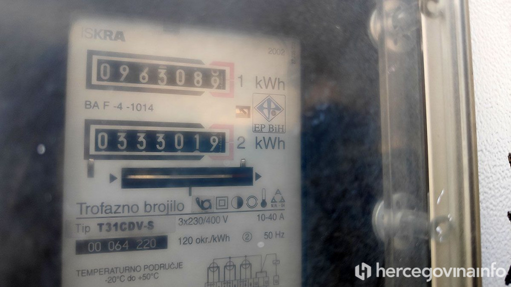 Trofazno brojilo sat za struju