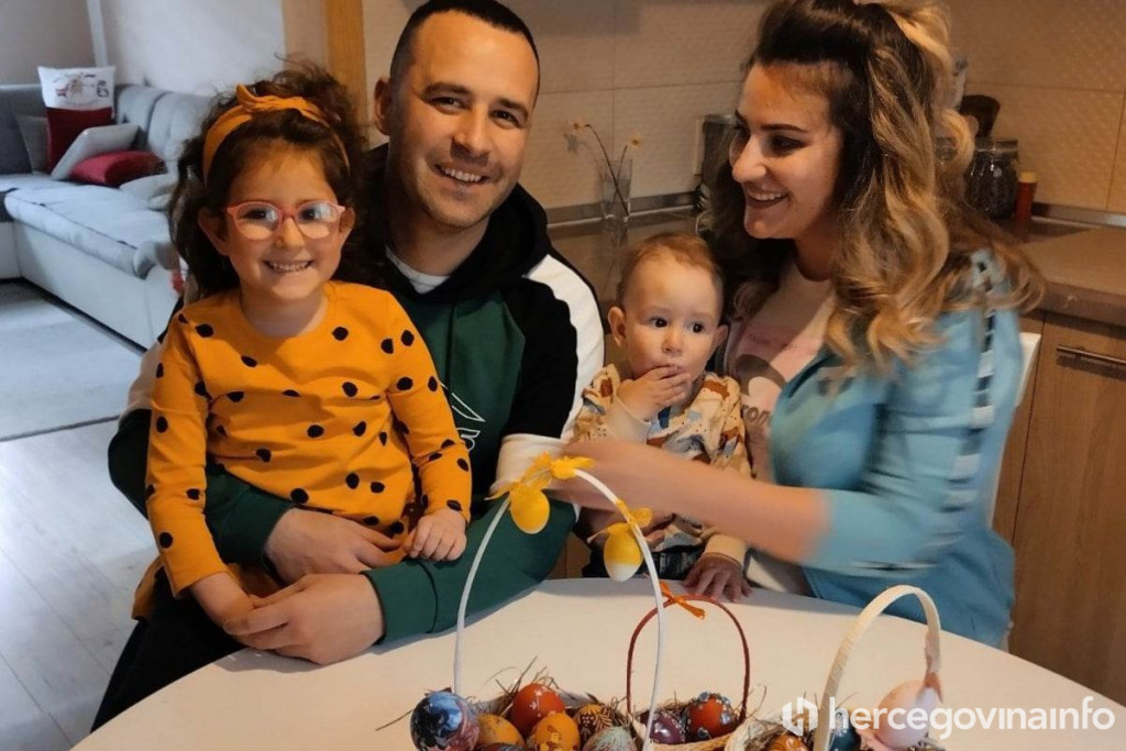 Otac Srđan porodiljno