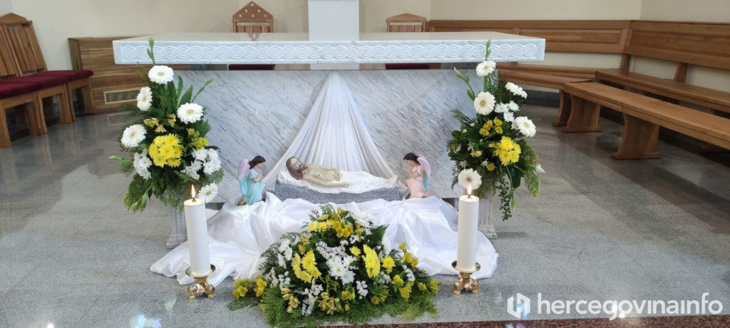 Isusov grob u crkvi Presvetoga Srca Isusova Potoci